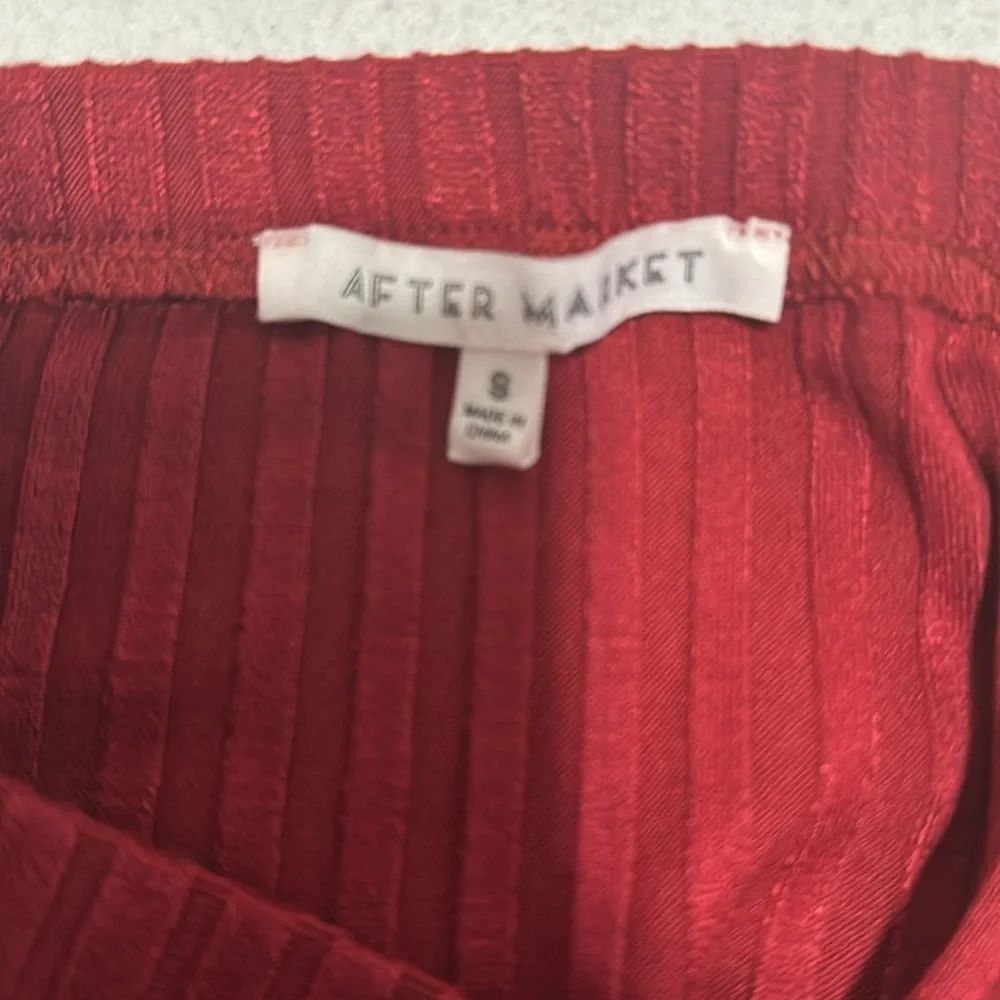 NWOT After Market Burgundy Ribbed Pencil Skirt - Picture 4 of 4